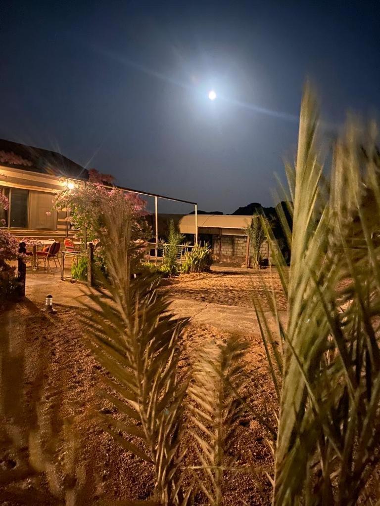 Moon Night Camp Hotel Wadi Rum Exterior foto