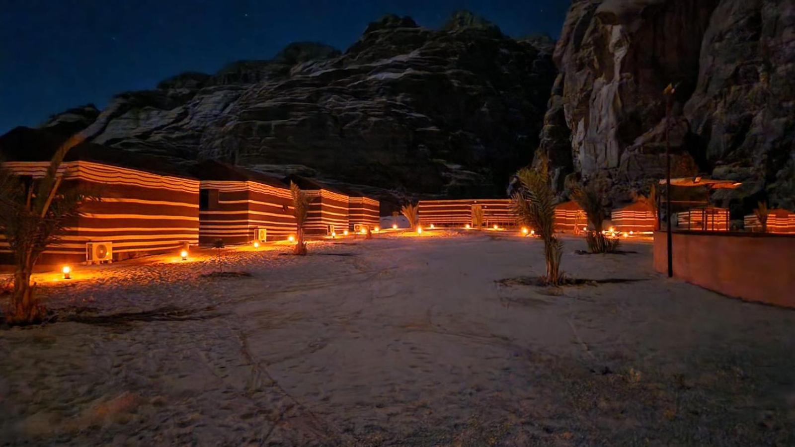 Moon Night Camp Hotel Wadi Rum Exterior foto